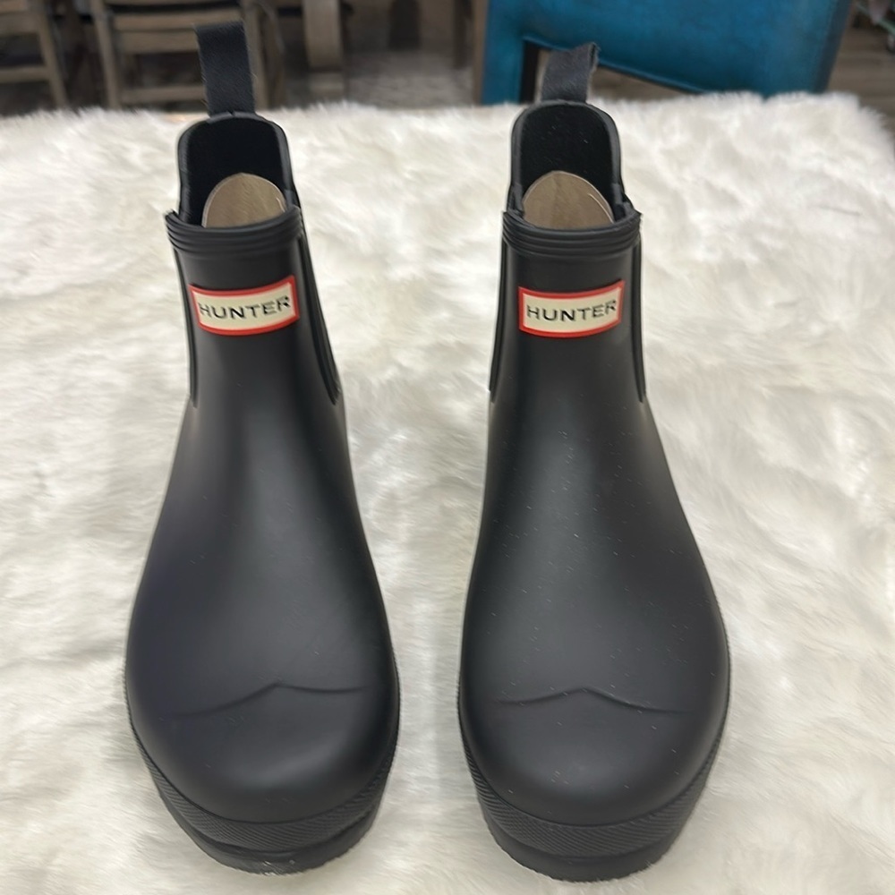 NWOB Hunter, short black rain boots size 11